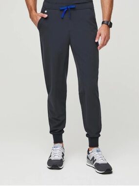 Figs Men’s Tansen Jogger Style Night Sky Scrub Pants, Size M